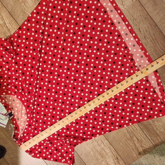 Anne Klein Pinot/ Anne White Polka Dot Stretch Blouse - Picture 9 of 9